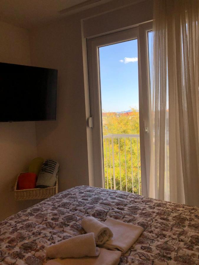 Apartman Lana *